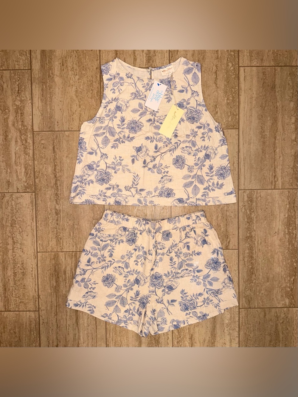 NWT Allie Rose Blue Floral Two-Piece Crop Top and Shorts Set Romper Size Medium